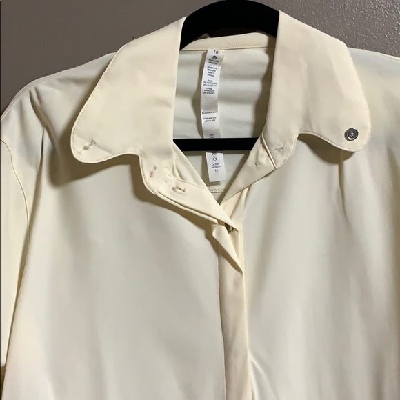 Luluemon Buttom up shirt - Picture 2 of 2